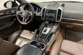 Porsche Cayenne, 3.0, 176 kW, diesel, automatic, four-wheel drive