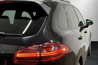 Porsche Cayenne, 3.0, 176 kW, diesel, automatic, four-wheel drive