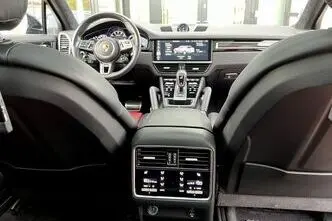 Porsche Cayenne, 4.0, 404 kW, hybrid p+e, automatic, four-wheel drive