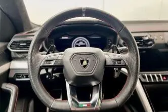 Lamborghini Urus, 4.0, 478 kW, petrol, automatic, four-wheel drive