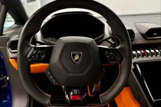 Lamborghini Huracán, 5.2, 449 kW, petrol, automatic, rear-wheel drive