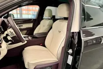 Bentley Bentayga, 404 kW, бензин, автомат, полный привод