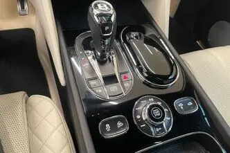 Bentley Bentayga, 6.0, 447 kW, бензин, автомат, полный привод