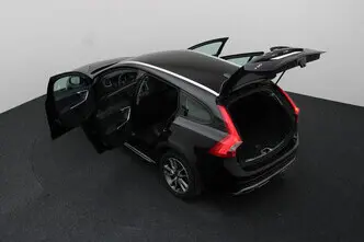 Volvo V60 Cross Country, 2.0, 110 kW, дизель, механическая, передний привод