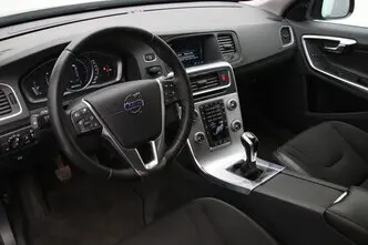 Volvo V60 Cross Country, 2.0, 110 kW, дизель, механическая, передний привод