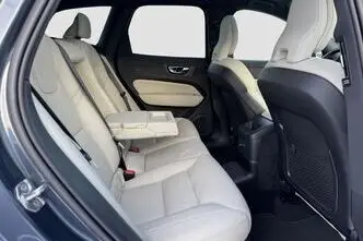 Volvo XC60, 2.0, 223 kW, подключаемый гибрид б+э, автомат, полный привод