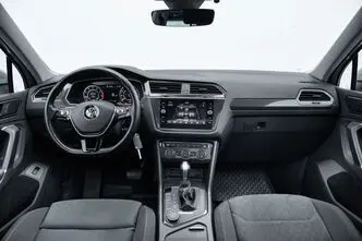 Volkswagen Tiguan, 2.0, 132 kW, бензин, автомат, полный привод