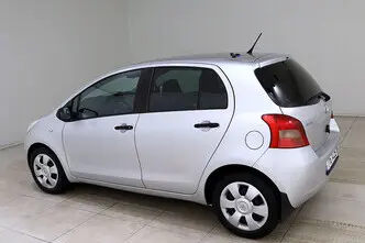 Toyota Yaris, 1.3, 64 kW, petrol, manual, front-wheel drive