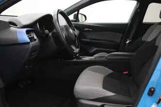 Toyota C-HR, 1.8, 90 kW, гибрид б+э, автомат, передний привод