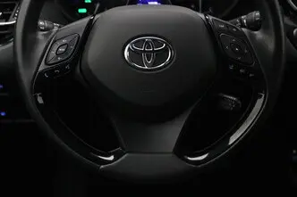 Toyota C-HR, 1.8, 90 kW, гибрид б+э, автомат, передний привод