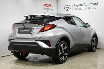 Toyota C-HR, 1.8, 72 kW, гибрид б+э, автомат, передний привод