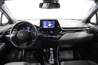 Toyota C-HR, 1.8, 72 kW, гибрид б+э, автомат, передний привод