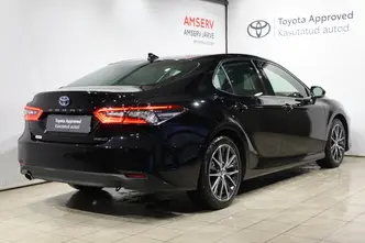 Toyota Camry, 2.5, 131 kW, гибрид б+э, автомат, передний привод