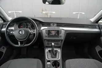 Volkswagen Passat, 1.0, 92 kW, бензин, автомат, передний привод