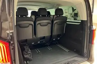 Mercedes-Benz Vito, 12.8, 345 kW, diesel, automatic, rear-wheel drive