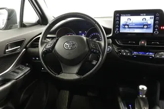 Toyota C-HR, 1.8, 72 kW, гибрид б+э, автомат, передний привод