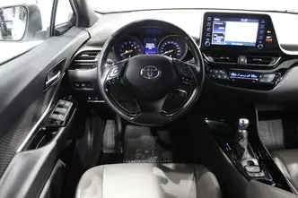 Toyota C-HR, 1.2, 85 kW, бензин, автомат, полный привод