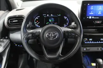 Toyota Yaris Cross, 1.5, 68 kW, гибрид б+э, автомат, передний привод