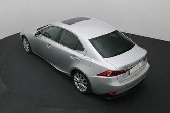 Lexus IS 300, 2.5, 133 kW, гибрид б+э, автомат, задний привод