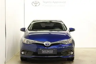 Toyota Auris, 1.8, 73 kW, гибрид б+э, автомат, передний привод