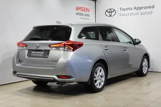 Toyota Auris, 1.6, 97 kW, бензин, механическая, передний привод