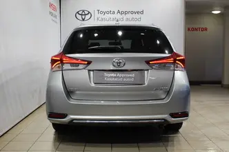 Toyota Auris, 1.6, 97 kW, бензин, механическая, передний привод