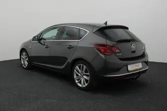 Opel Astra, 1.4, 88 kW, бензин, механическая, передний привод