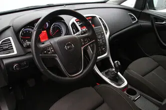 Opel Astra, 1.4, 88 kW, бензин, механическая, передний привод