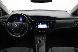 Toyota Auris, 1.8, 73 kW, гибрид б+э, автомат, передний привод