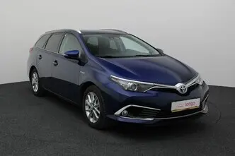 Toyota Auris, 1.8, 73 kW, гибрид б+э, автомат, передний привод