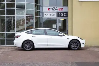 Tesla Model 3, 88 kW, электричество, задний привод