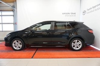 Toyota Corolla, 1.8, 72 kW, hybrid, automatic, front-wheel drive