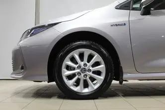 Toyota Corolla, 1.8, 72 kW, hybrid, automatic, front-wheel drive