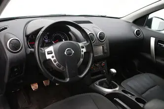 Nissan Qashqai, 1.6, 86 kW, бензин, механическая, передний привод