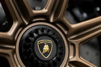 Lamborghini Aventador, 6.5, 574 kW, bensiin, automaat, nelikvedu