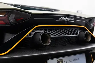 Lamborghini Aventador, 6.5, 574 kW, bensiin, automaat, nelikvedu