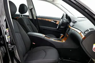 Mercedes-Benz E 200, 1.8, 135 kW, bensiin, automaat, tagavedu