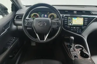 Toyota Camry, 2.5, 131 kW, hybrid, automatic, front-wheel drive