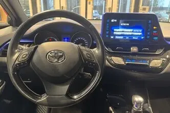 Toyota C-HR, 1.8, 72 kW, hybrid, automatic, front-wheel drive