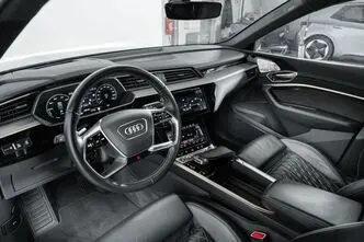 Audi e-tron, 1.0, 300 kW, petrol, automatic, four-wheel drive