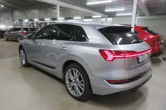 Audi e-tron, 158 kW, elekter, nelikvedu