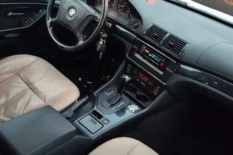 BMW 520, 2.0, 110 kW, bensiin, automaat, tagavedu