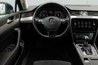 Volkswagen Passat, 1.0, 150 kW, bensiin, automaat