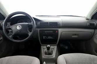 Volkswagen Passat, 2.0, 96 kW, bensiin, manuaal, esivedu