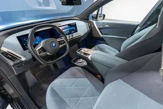 BMW iX: iX xDrive 40, 102 kW, elekter, automaat, nelikvedu