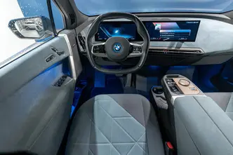 BMW iX: iX xDrive 40, 102 kW, elekter, automaat, nelikvedu