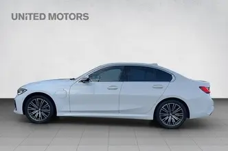 BMW 330, 2.0, 135 kW, plug-in hybrid, automatic, rear-wheel drive