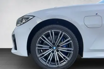 BMW 330, 2.0, 135 kW, plug-in hybrid, automatic, rear-wheel drive