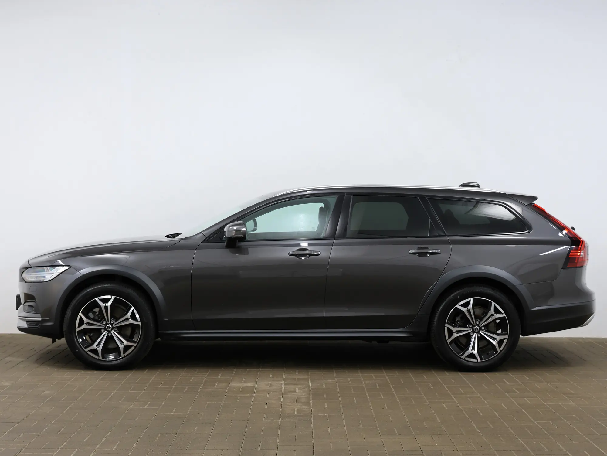 Volvo V90 Cross Country, 145 kW, diisel, automaat, nelikvedu