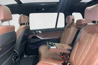 BMW X7, 3.0, 280 kW, hübriid, automaat, nelikvedu